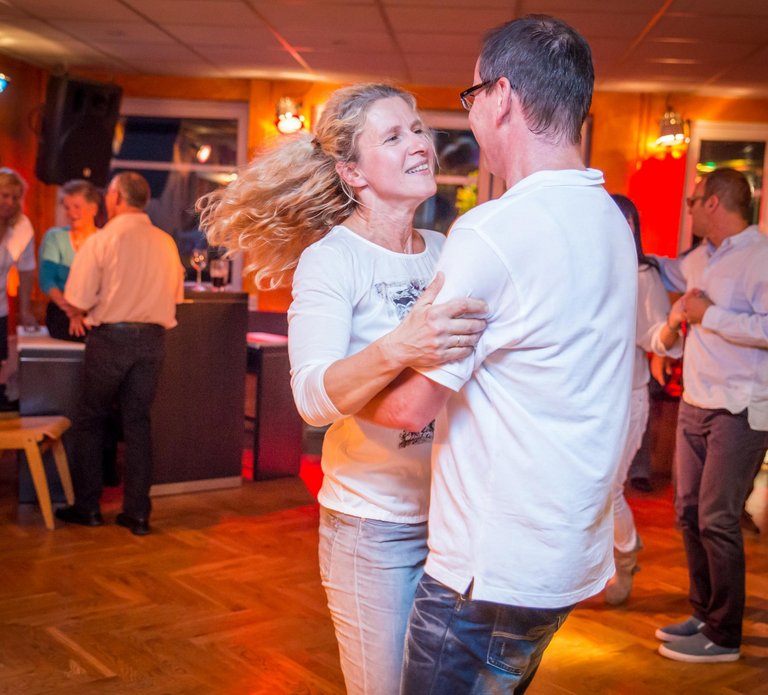 Bild zu Tanztee 03.11.2024
